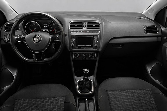 Volkswagen Polo 13 of 17