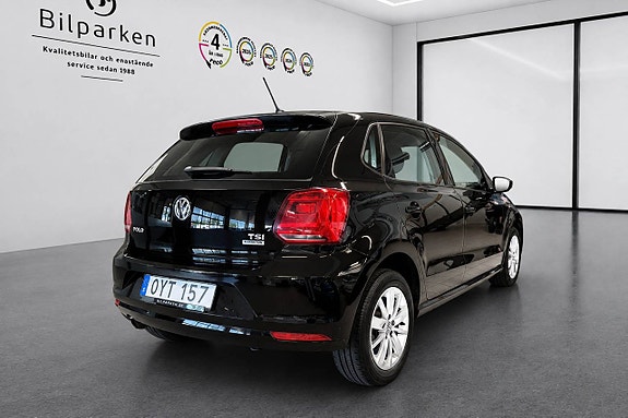 Volkswagen Polo 2 of 17