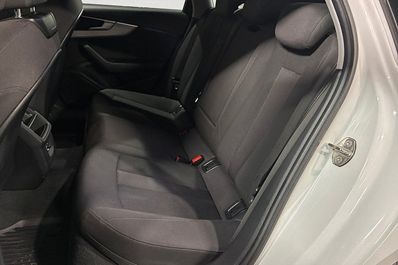Audi A4 14 of 17