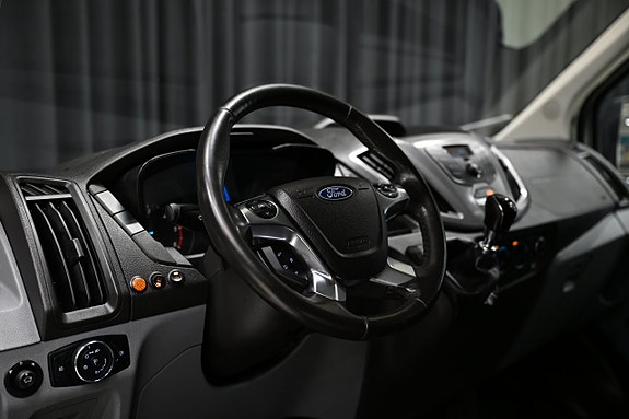 Ford Transit 13 of 26