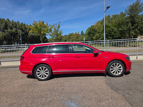 Volkswagen Passat 4 of 15