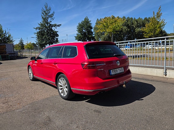 Volkswagen Passat 5 of 15