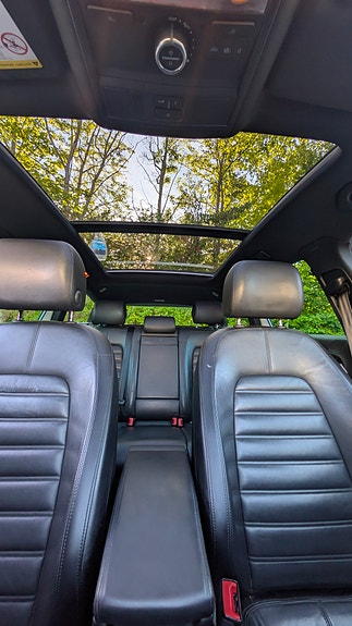 Volkswagen Passat 12 of 17