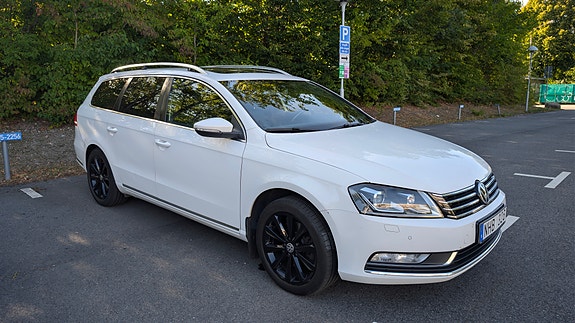 Volkswagen Passat 4 of 17