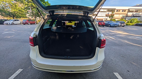 Volkswagen Passat 5 of 17