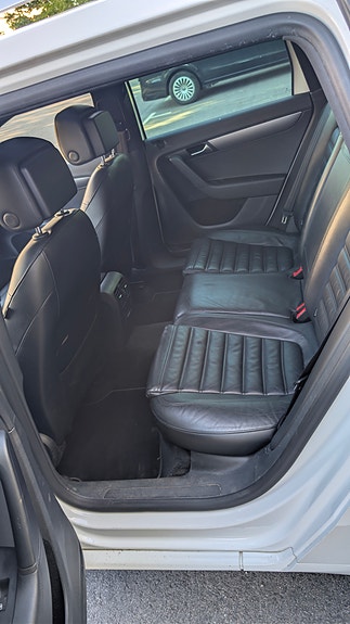 Volkswagen Passat 8 of 17