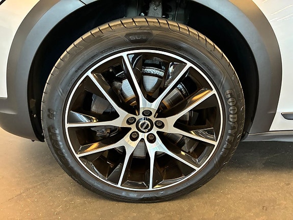 Volvo V90 Cross Country 5 of 23