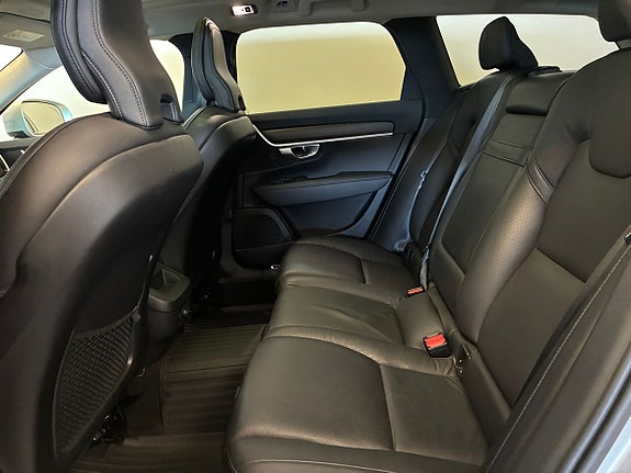 Volvo V90 Cross Country 15 of 23