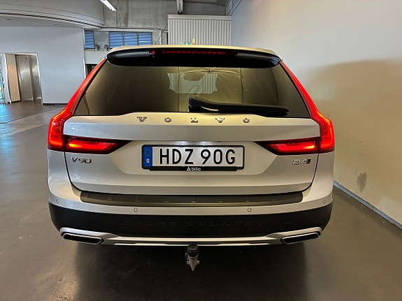 Volvo V90 Cross Country 7 of 23