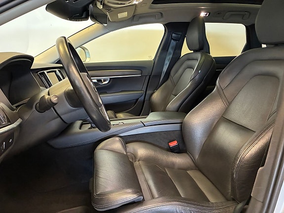 Volvo V90 Cross Country 14 of 23