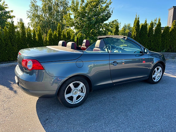 Volkswagen Eos 2 of 7
