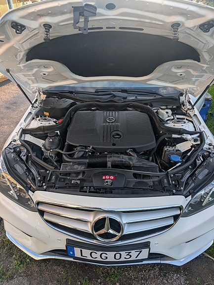 Mercedes-Benz E220 6 of 7