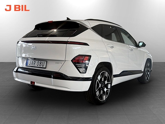 Hyundai Kona 3 of 16