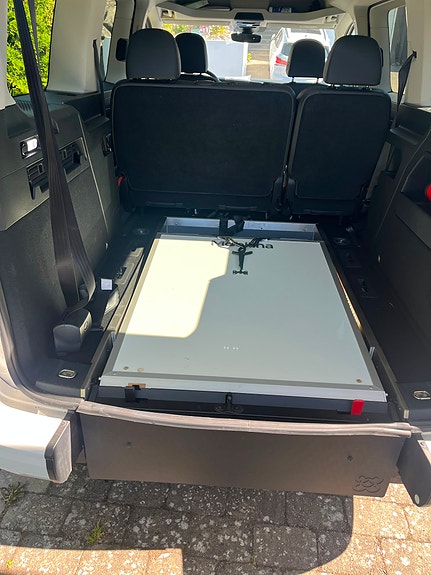 Volkswagen Caddy Maxi 4 of 6