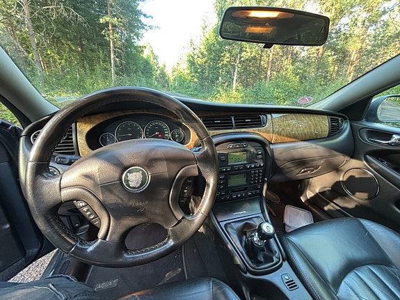 Jaguar X-TYPE 4 of 5
