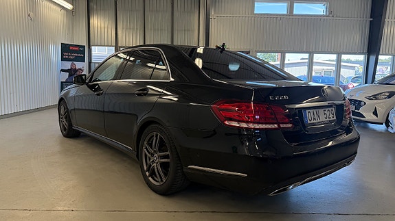 Mercedes-Benz E220 6 of 23