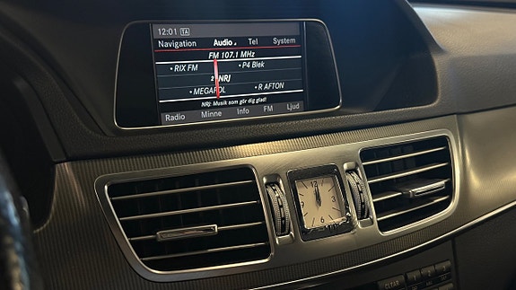 Mercedes-Benz E220 17 of 23