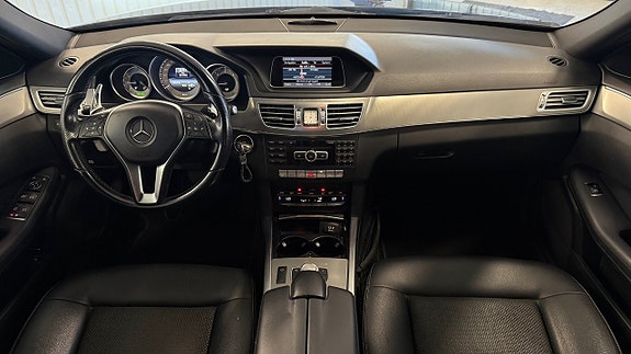 Mercedes-Benz E220 13 of 23