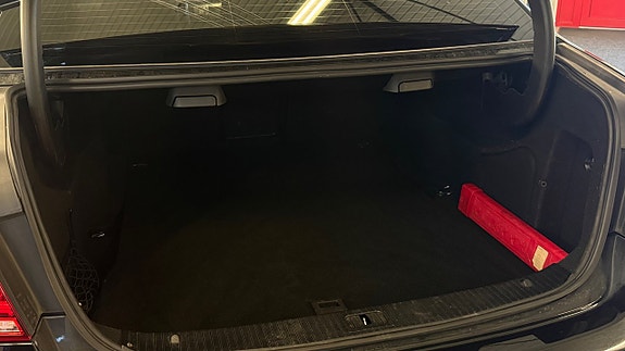 Mercedes-Benz E220 23 of 23