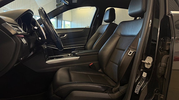 Mercedes-Benz E220 11 of 23