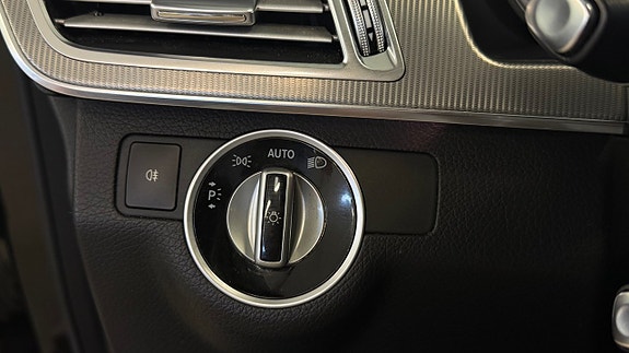 Mercedes-Benz E220 21 of 23
