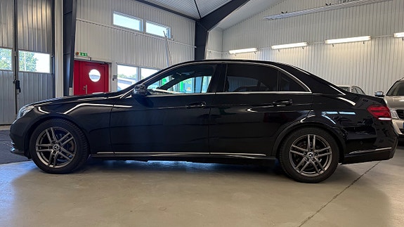 Mercedes-Benz E220 5 of 23