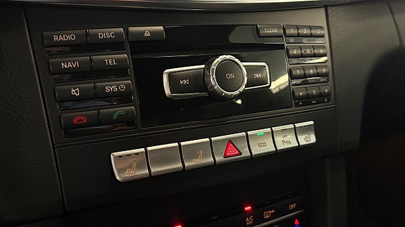 Mercedes-Benz E220 16 of 23