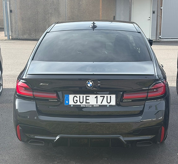 BMW 530e 3 of 5