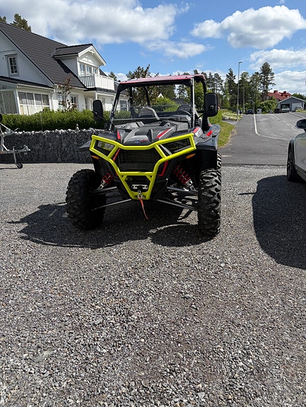 Polaris RZR 1000 8 of 8