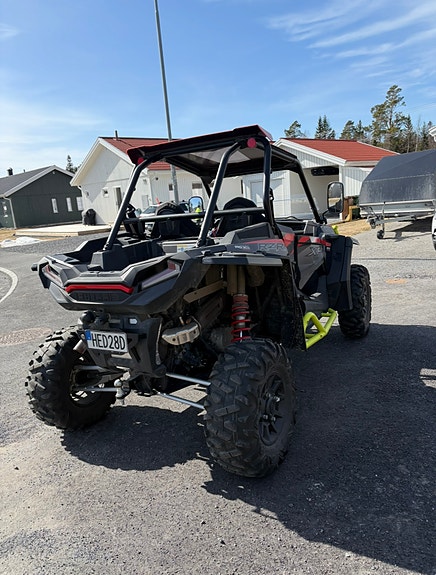 Polaris RZR 1000 5 of 8