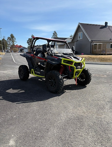 Polaris RZR 1000 2 of 8