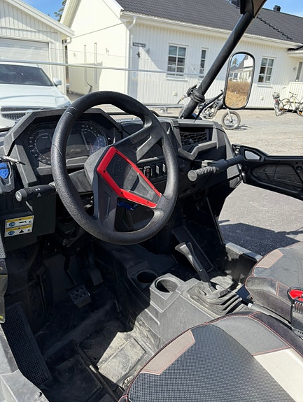 Polaris RZR 1000 7 of 8