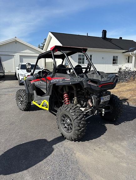 Polaris RZR 1000 4 of 8