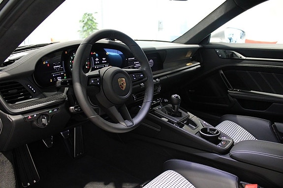 Porsche 992 14 of 27