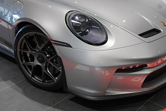 Porsche 992 5 of 27