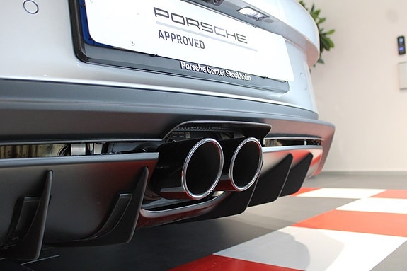 Porsche 992 10 of 27