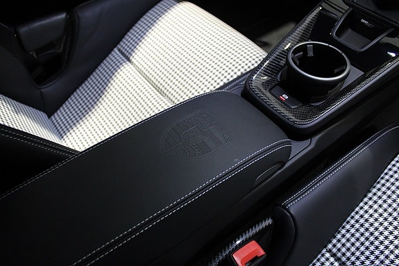 Porsche 992 23 of 27