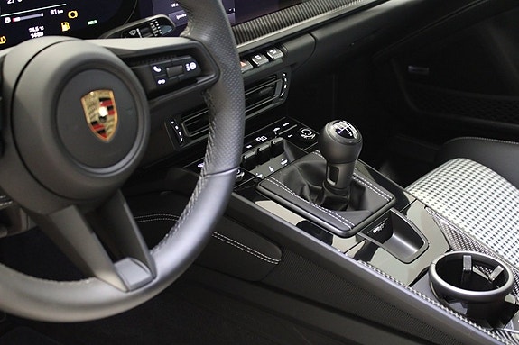 Porsche 992 25 of 27