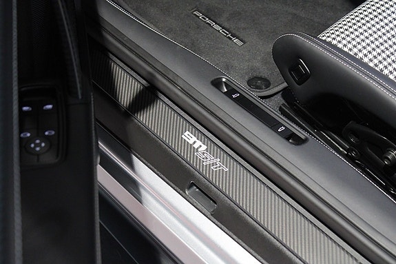 Porsche 992 13 of 27