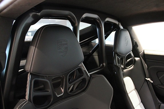 Porsche 992 27 of 27