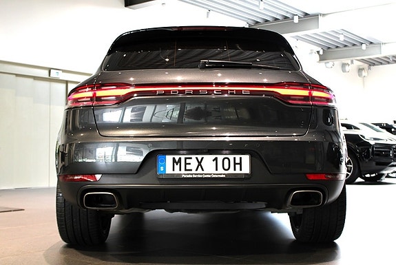 Porsche Macan 6 of 16
