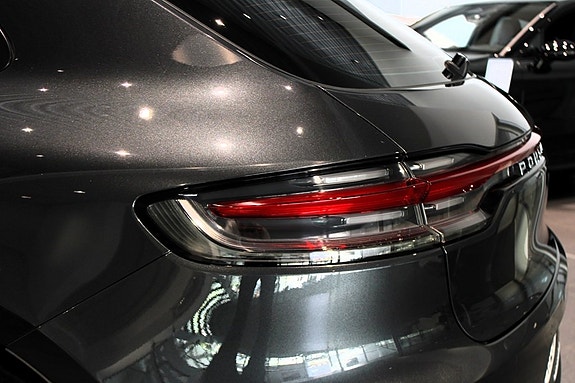 Porsche Macan 16 of 16