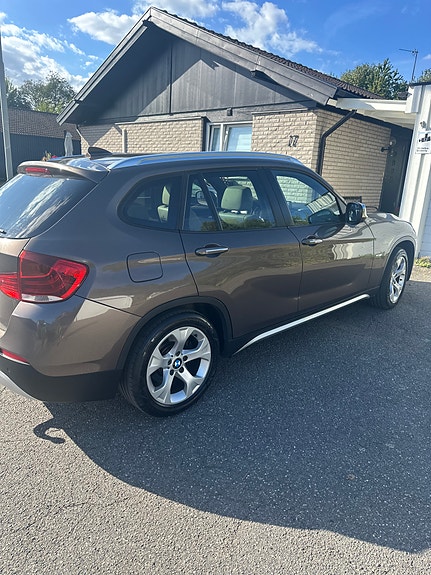 BMW X1 4 of 8