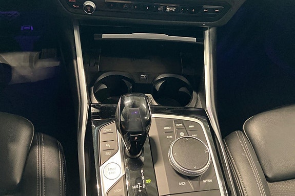 BMW 330e 21 of 27
