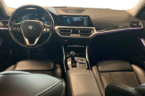 BMW 330e 13 of 27