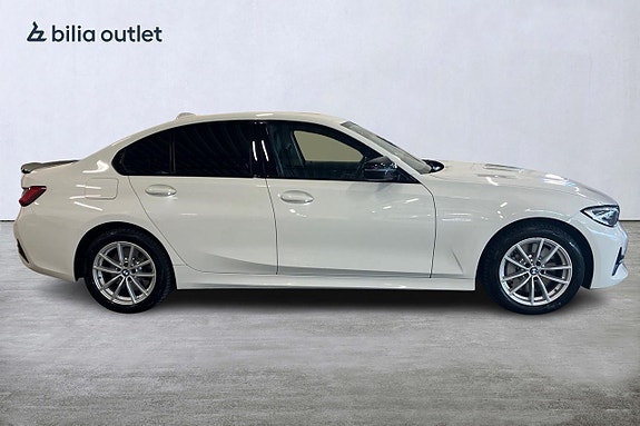BMW 330e 6 of 27