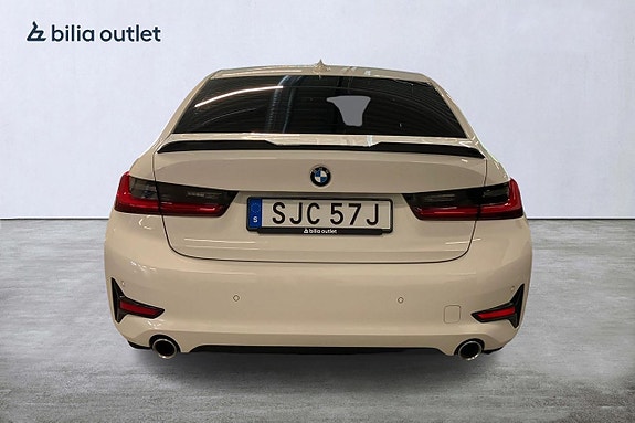 BMW 330e 7 of 27