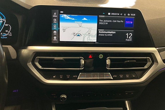 BMW 330e 16 of 27