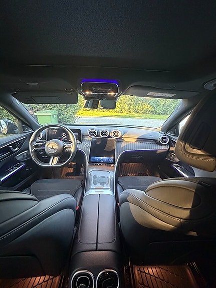 Mercedes-Benz C300 e 4 of 4
