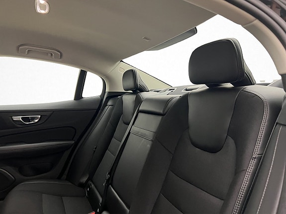 Volvo S60 11 of 30